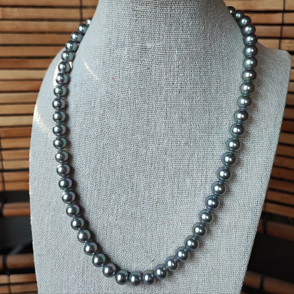 Glass Gray Grey Faux Pearls Necklace Vintage Clasp EUC